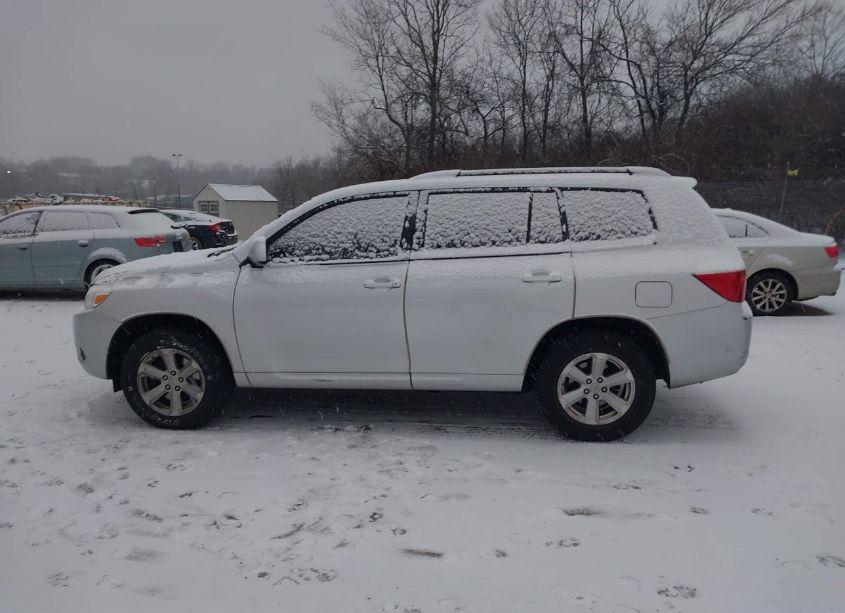 Photo 15 of 2010 Toyota Highlander BASE V6 (VIN 5TDBK3EH9AS014559)