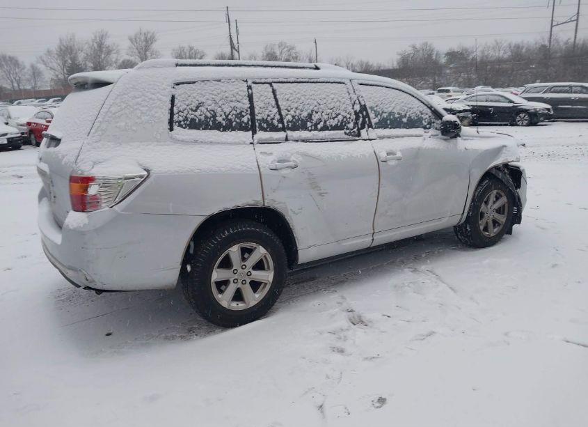 Photo 4 of 2010 Toyota Highlander BASE V6 (VIN 5TDBK3EH9AS014559)