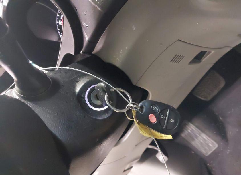 Photo 11 of 2011 Toyota Highlander SE (VIN 5TDBK3EH9BS052990)