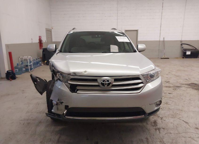 Photo 12 of 2011 Toyota Highlander SE (VIN 5TDBK3EH9BS052990)