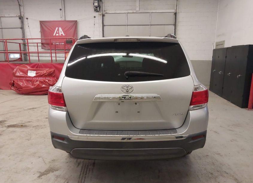 Photo 16 of 2011 Toyota Highlander SE (VIN 5TDBK3EH9BS052990)