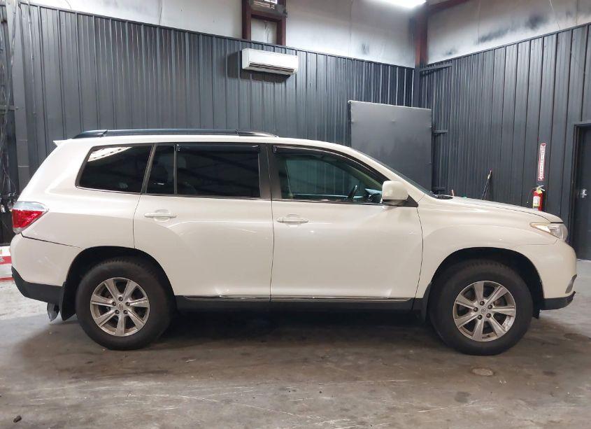 Photo 13 of 2012 Toyota Highlander SE V6 (VIN 5TDBK3EH9CS136163)