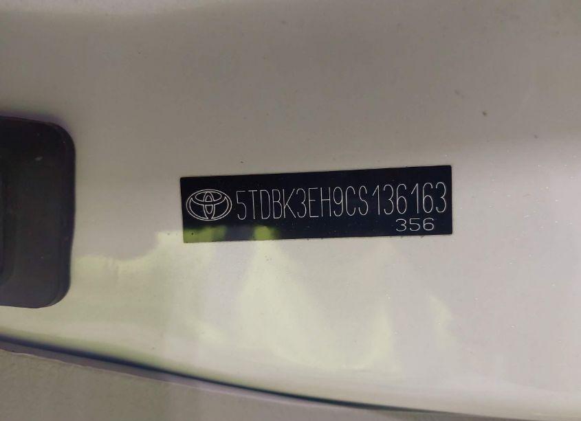 Photo 17 of 2012 Toyota Highlander SE V6 (VIN 5TDBK3EH9CS136163)