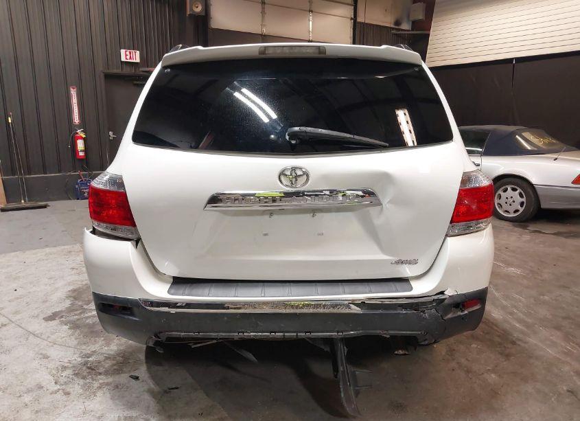 Photo 6 of 2012 Toyota Highlander SE V6 (VIN 5TDBK3EH9CS136163)