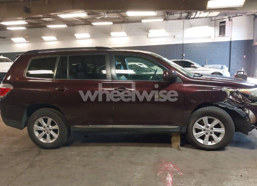 Photo 13 of 2012 Toyota Highlander SE V6 (VIN 5TDBK3EH9CS168045)