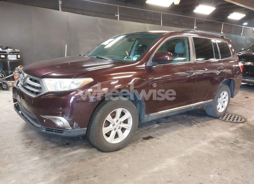 Photo 2 of 2012 Toyota Highlander SE V6 (VIN 5TDBK3EH9CS168045)