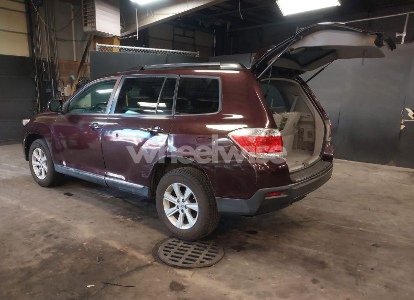 Photo 3 of 2012 Toyota Highlander SE V6 (VIN 5TDBK3EH9CS168045)