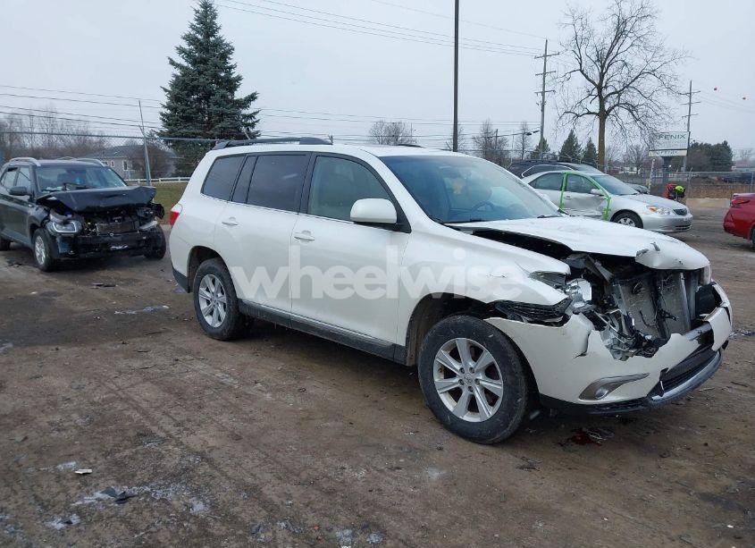 2013 Toyota Highlander SE V6 (VIN 5TDBK3EH9DS198762) main photo