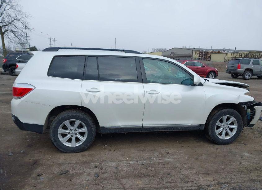 Photo 13 of 2013 Toyota Highlander SE V6 (VIN 5TDBK3EH9DS198762)