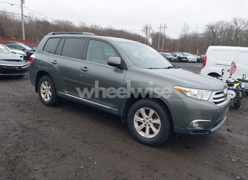 2013 Toyota Highlander BASE PLUS V6 (VIN 5TDBK3EH9DS201806) main photo