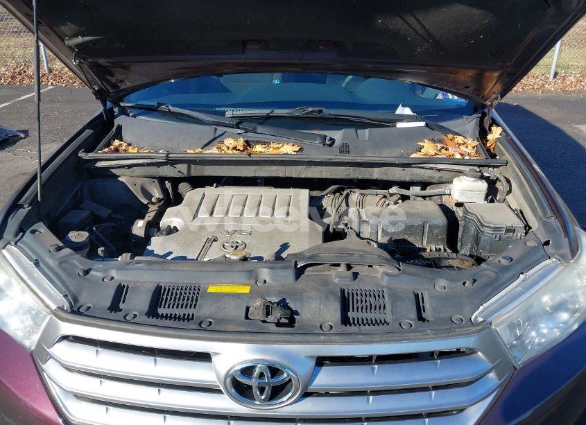 Photo 10 of 2013 Toyota Highlander BASE PLUS V6 (VIN 5TDBK3EH9DS238385)