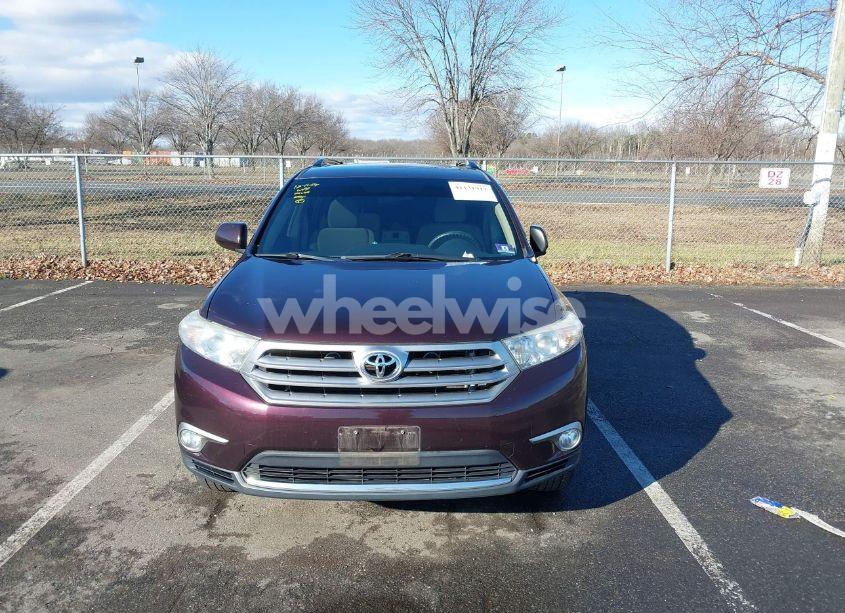 Photo 12 of 2013 Toyota Highlander BASE PLUS V6 (VIN 5TDBK3EH9DS238385)