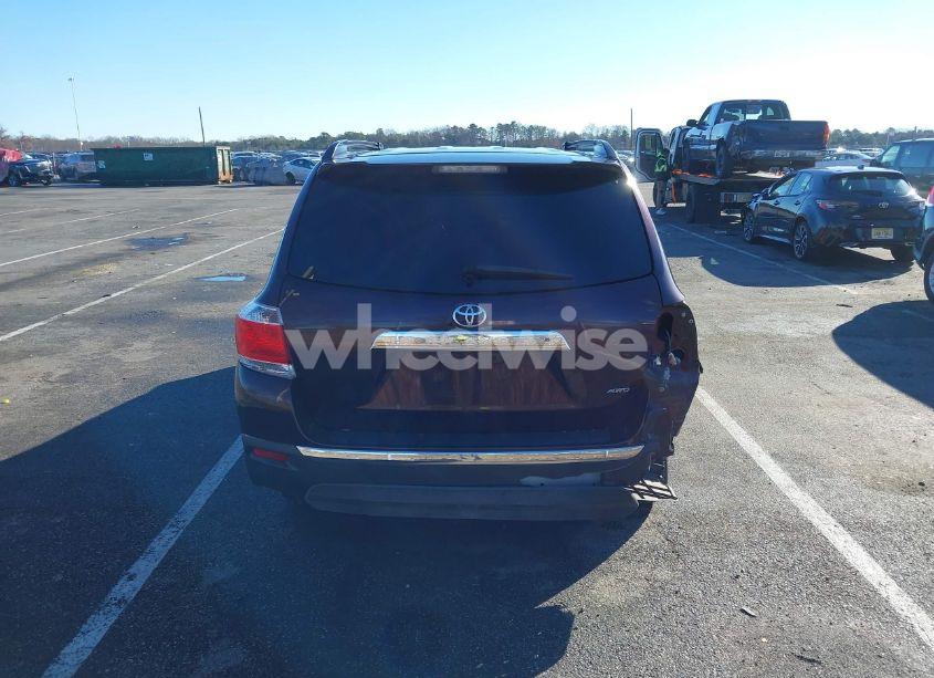 Photo 16 of 2013 Toyota Highlander BASE PLUS V6 (VIN 5TDBK3EH9DS238385)
