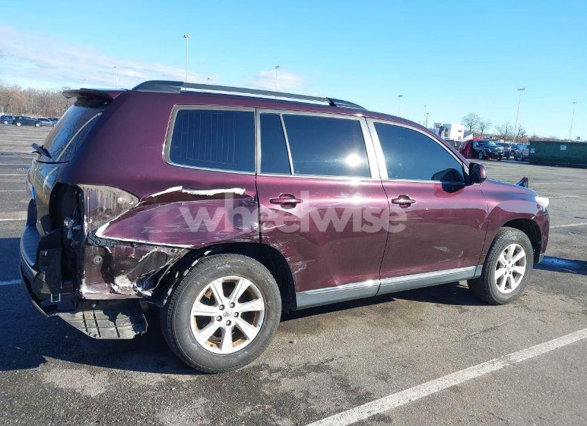 Photo 6 of 2013 Toyota Highlander BASE PLUS V6 (VIN 5TDBK3EH9DS238385)