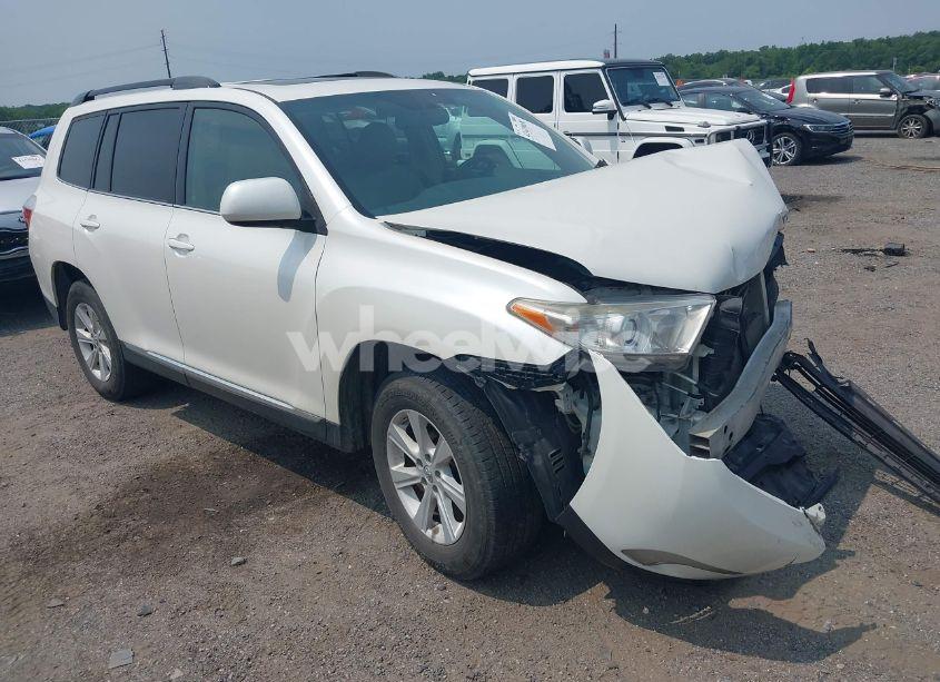 2013 Toyota Highlander SE V6 (VIN 5TDBK3EH9DS247605) main photo