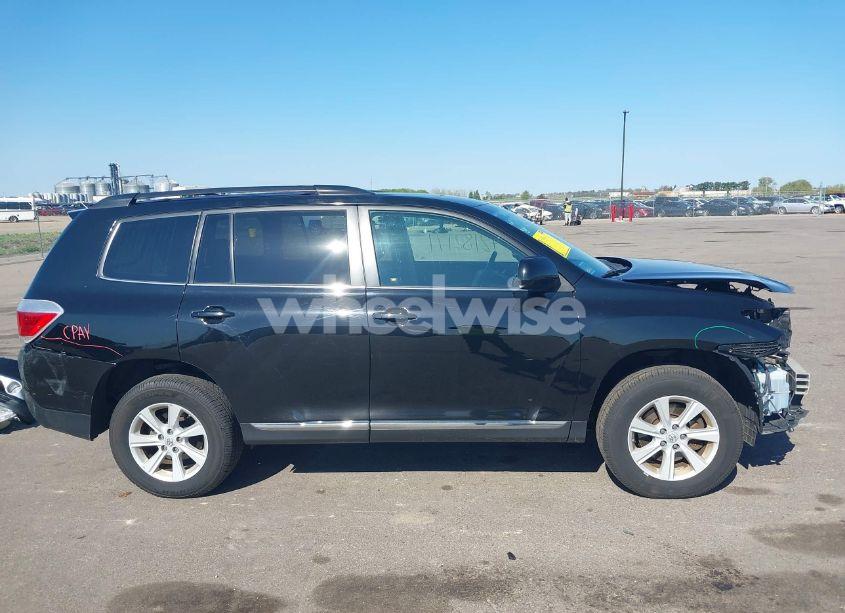 Photo 14 of 2013 Toyota Highlander SE V6 (VIN 5TDBK3EH9DS252349)