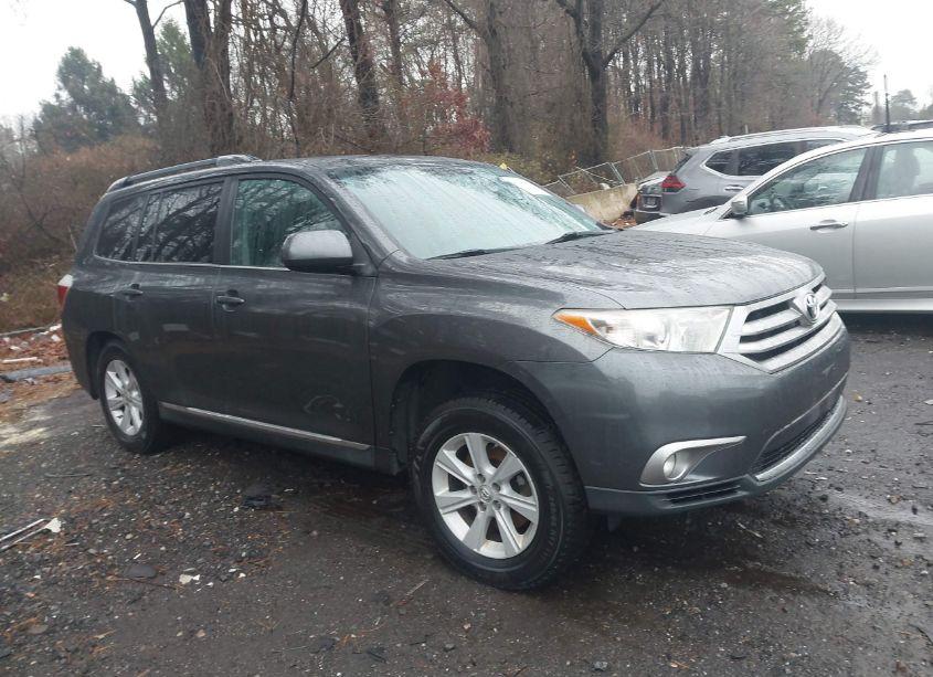 2013 Toyota Highlander PLUS/SE (VIN 5TDBK3EH9DS255770) main photo