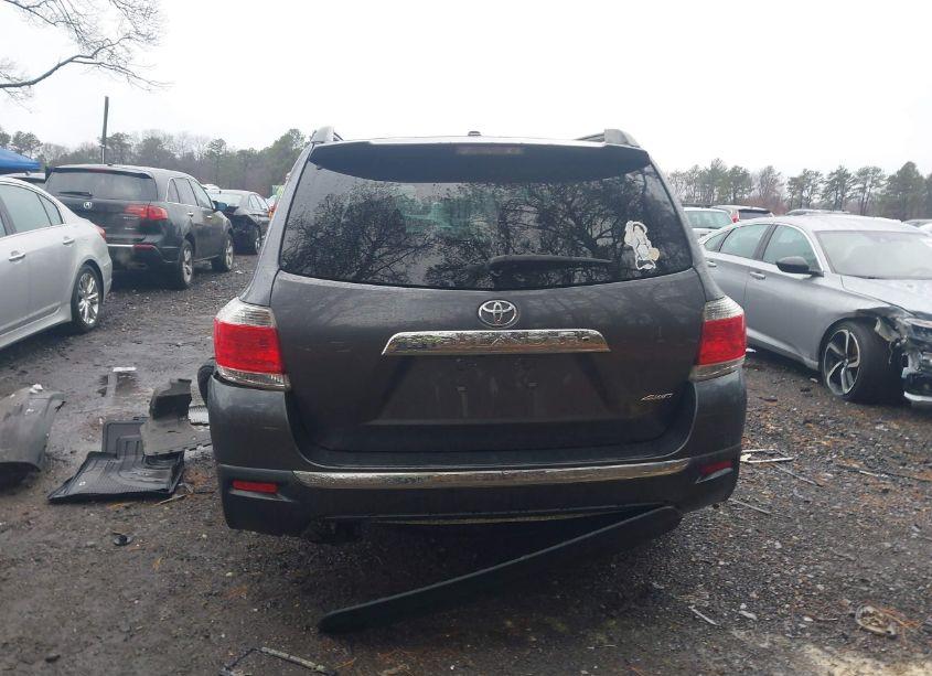 Photo 16 of 2013 Toyota Highlander PLUS/SE (VIN 5TDBK3EH9DS255770)