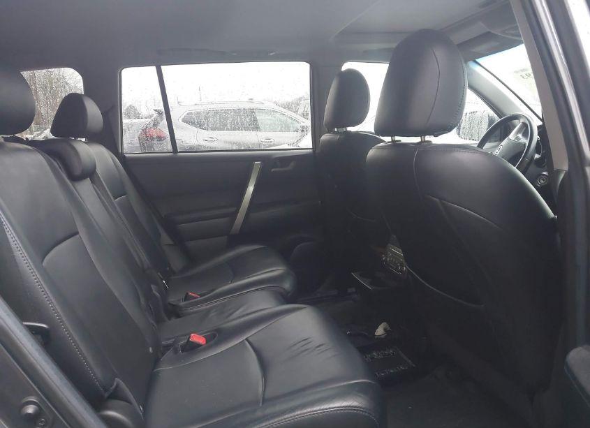 Photo 8 of 2013 Toyota Highlander PLUS/SE (VIN 5TDBK3EH9DS255770)