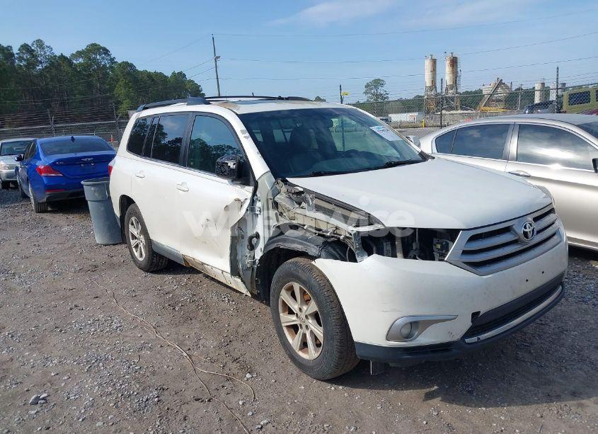 2013 Toyota Highlander SE V6 (VIN 5TDBK3EH9DS259060) main photo