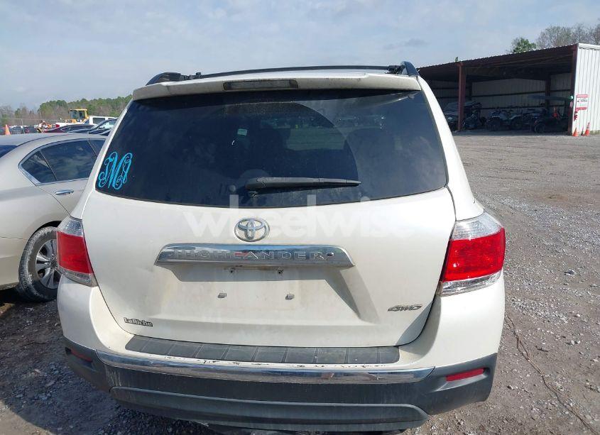 Photo 17 of 2013 Toyota Highlander SE V6 (VIN 5TDBK3EH9DS259060)