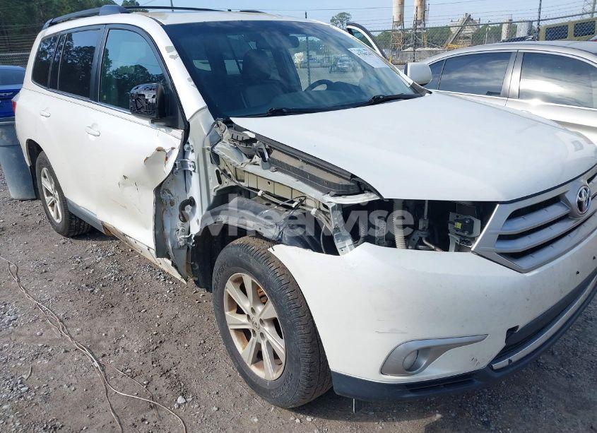 Photo 6 of 2013 Toyota Highlander SE V6 (VIN 5TDBK3EH9DS259060)