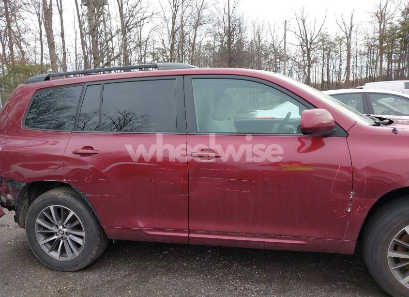 Photo 13 of 2010 Toyota Highlander BASE V6 (VIN 5TDBK3EHXAS024744)