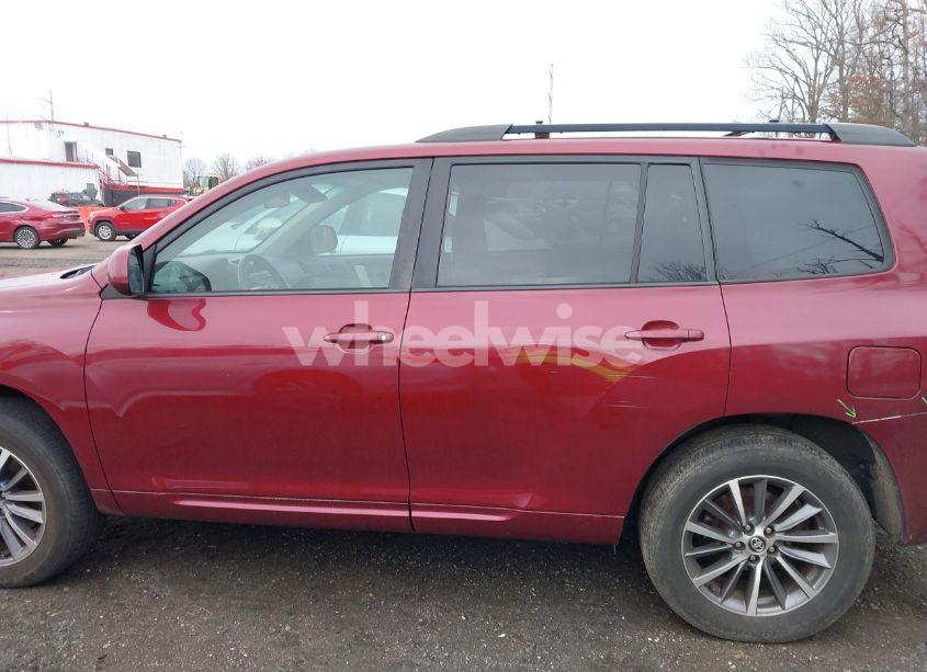 Photo 14 of 2010 Toyota Highlander BASE V6 (VIN 5TDBK3EHXAS024744)