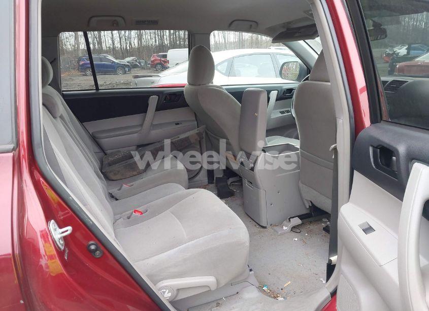 Photo 8 of 2010 Toyota Highlander BASE V6 (VIN 5TDBK3EHXAS024744)