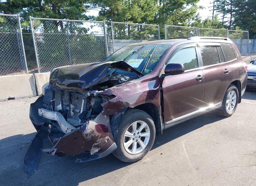 Photo 2 of 2011 Toyota Highlander SE V6 (VIN 5TDBK3EHXBS069099)