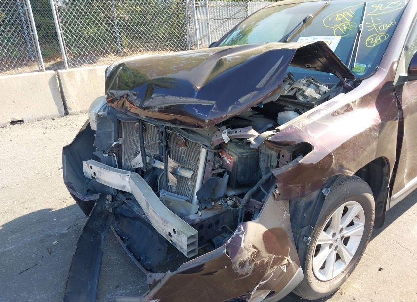 Photo 6 of 2011 Toyota Highlander SE V6 (VIN 5TDBK3EHXBS069099)