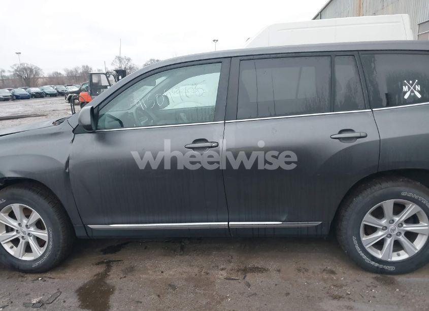Photo 14 of 2011 Toyota Highlander BASE V6 (VIN 5TDBK3EHXBS080409)