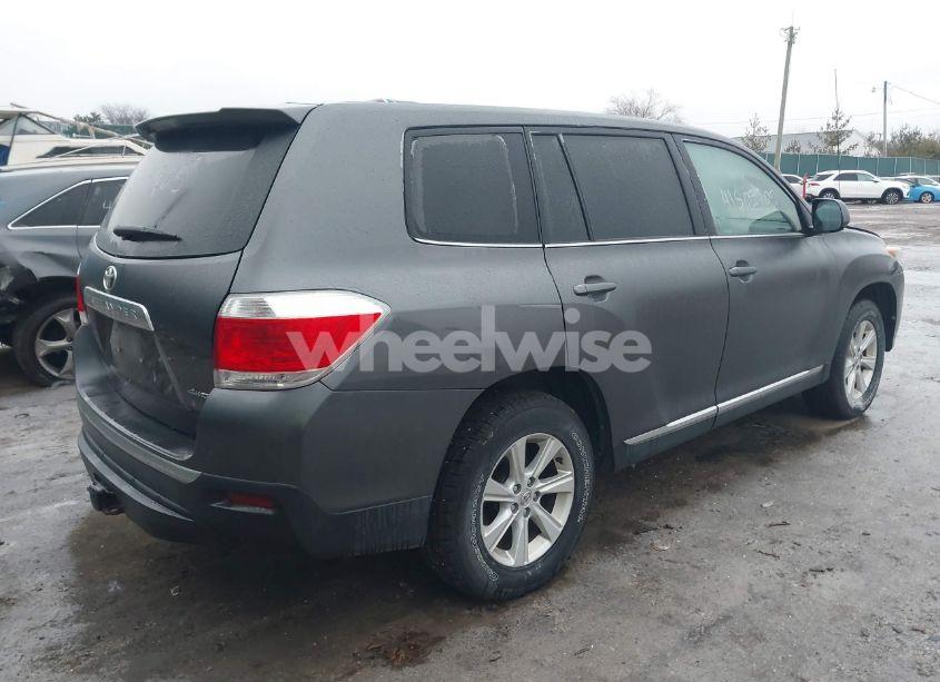 Photo 4 of 2011 Toyota Highlander BASE V6 (VIN 5TDBK3EHXBS080409)