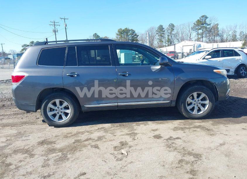 Photo 13 of 2012 Toyota Highlander SE V6 (VIN 5TDBK3EHXCS100255)