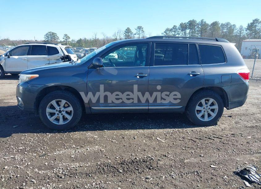 Photo 14 of 2012 Toyota Highlander SE V6 (VIN 5TDBK3EHXCS100255)