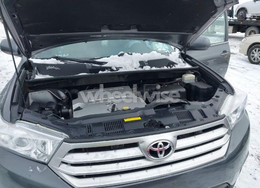 Photo 10 of 2012 Toyota Highlander SE V6 (VIN 5TDBK3EHXCS111451)