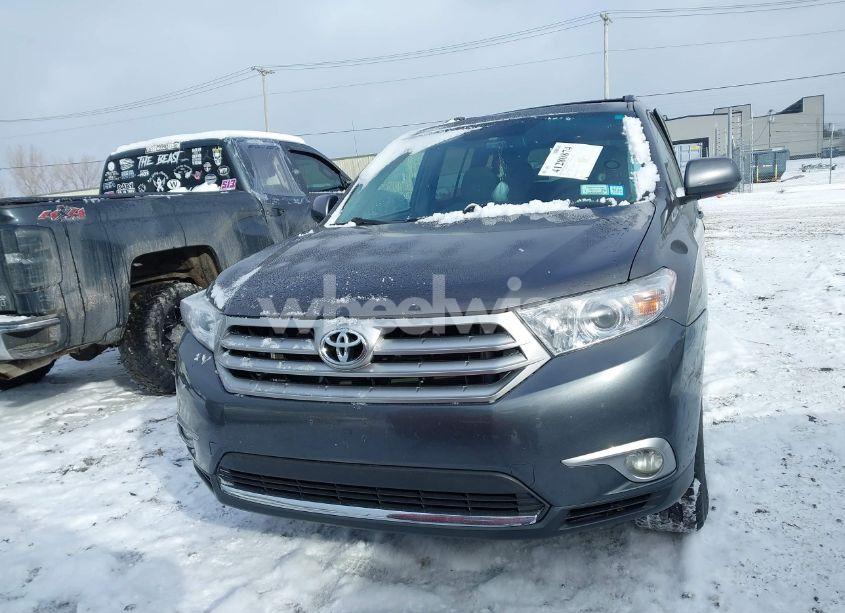 Photo 12 of 2012 Toyota Highlander SE V6 (VIN 5TDBK3EHXCS111451)