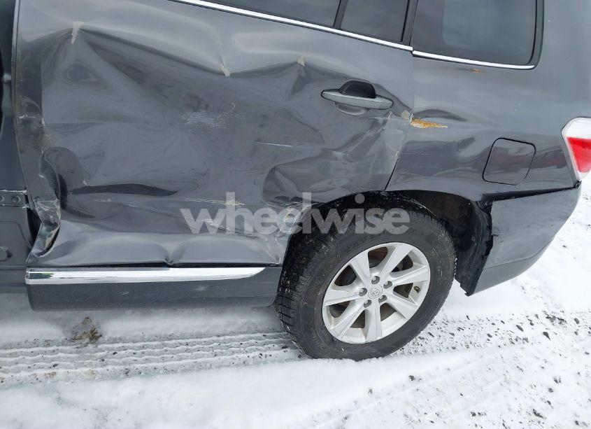 Photo 6 of 2012 Toyota Highlander SE V6 (VIN 5TDBK3EHXCS111451)