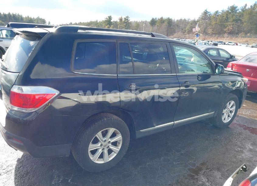 Photo 13 of 2012 Toyota Highlander SE (VIN 5TDBK3EHXCS116312)