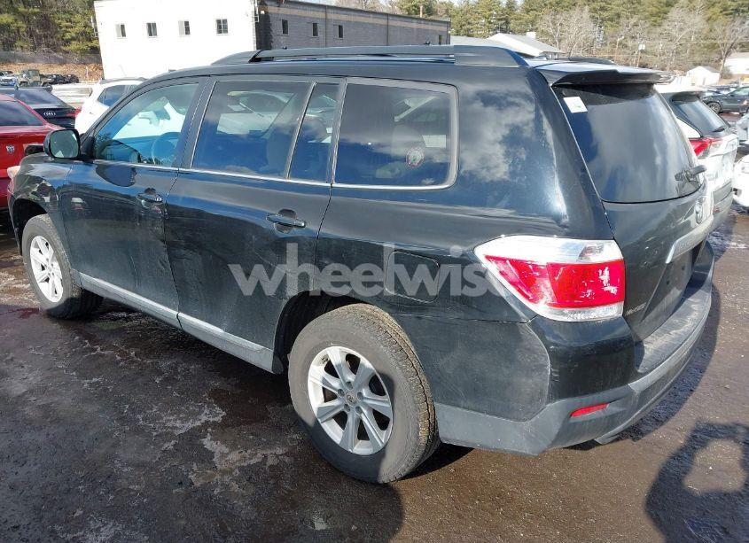 Photo 3 of 2012 Toyota Highlander SE (VIN 5TDBK3EHXCS116312)