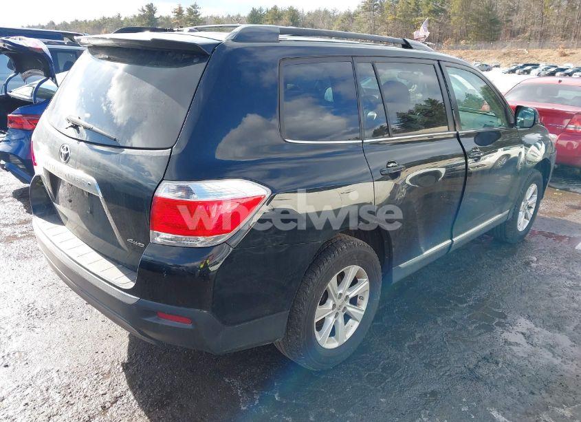 Photo 4 of 2012 Toyota Highlander SE (VIN 5TDBK3EHXCS116312)