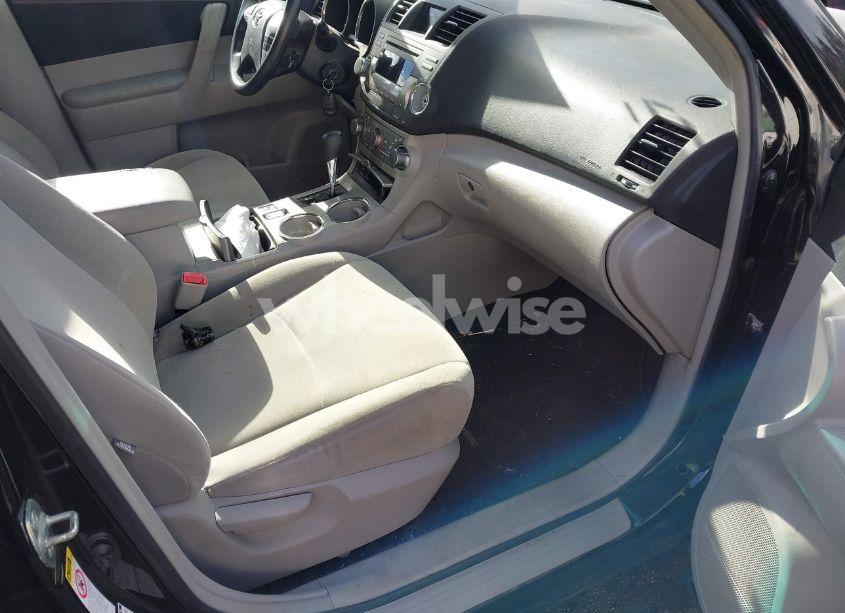 Photo 5 of 2012 Toyota Highlander SE (VIN 5TDBK3EHXCS116312)