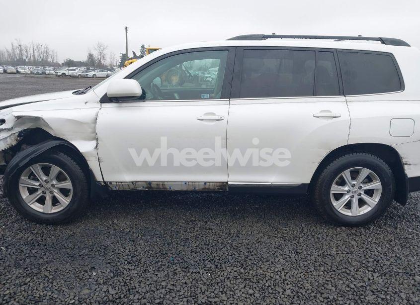 Photo 12 of 2012 Toyota Highlander SE V6 (VIN 5TDBK3EHXCS123163)