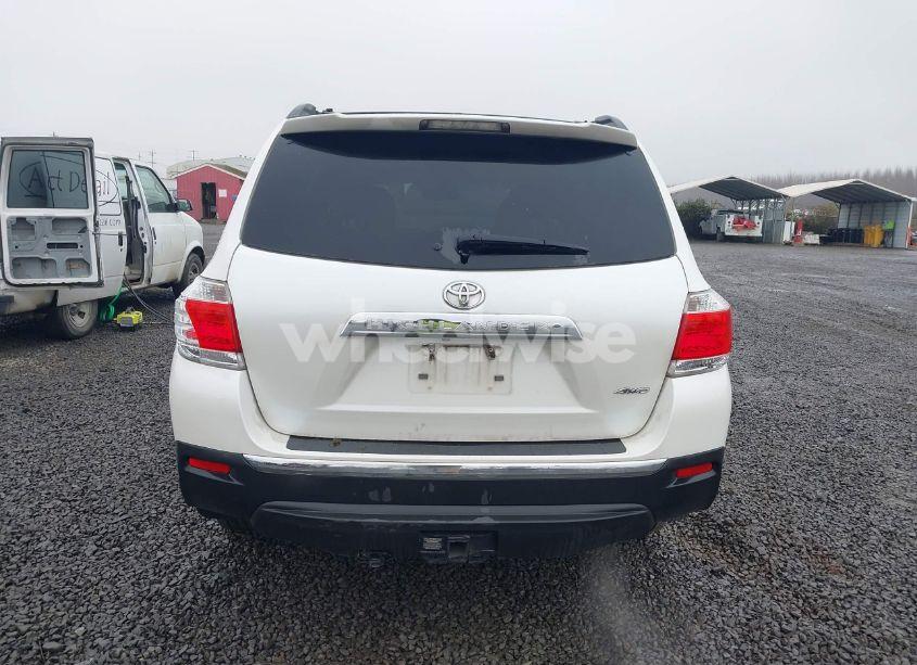 Photo 17 of 2012 Toyota Highlander SE V6 (VIN 5TDBK3EHXCS123163)