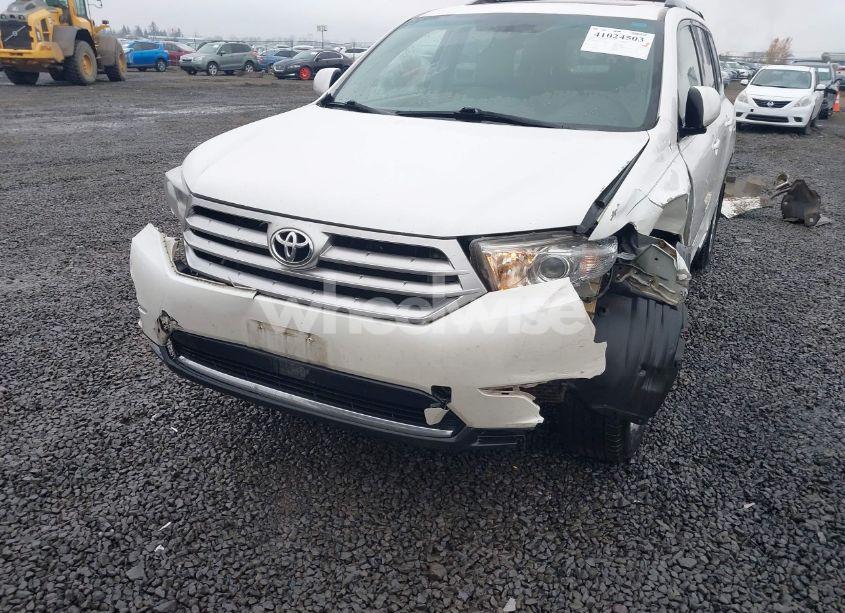 Photo 6 of 2012 Toyota Highlander SE V6 (VIN 5TDBK3EHXCS123163)
