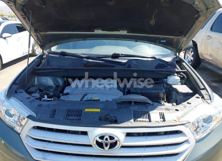 Photo 10 of 2012 Toyota Highlander BASE V6 (VIN 5TDBK3EHXCS130906)