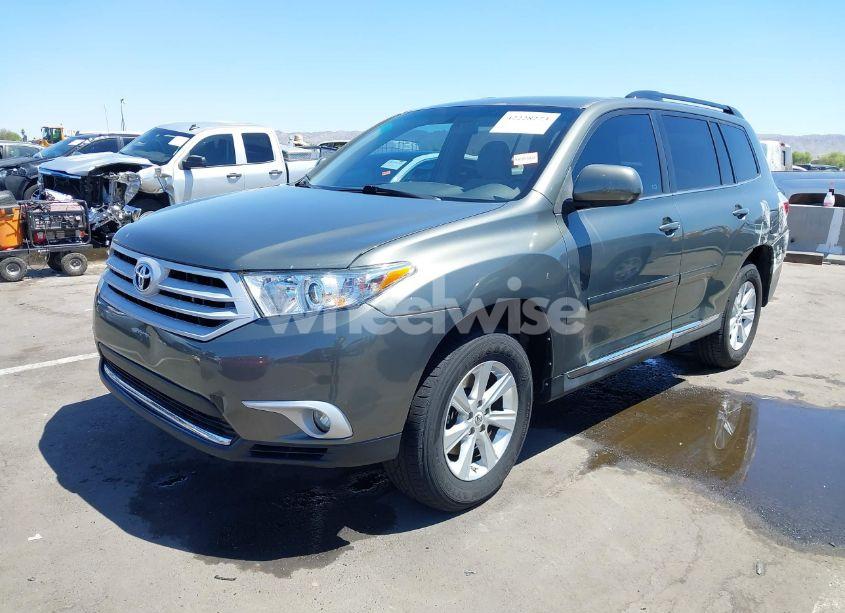Photo 2 of 2012 Toyota Highlander BASE V6 (VIN 5TDBK3EHXCS130906)