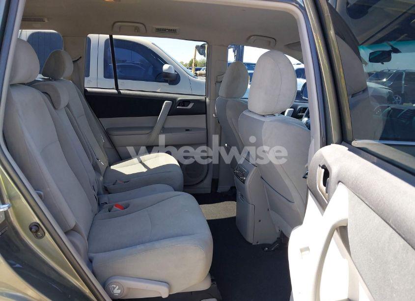 Photo 8 of 2012 Toyota Highlander BASE V6 (VIN 5TDBK3EHXCS130906)