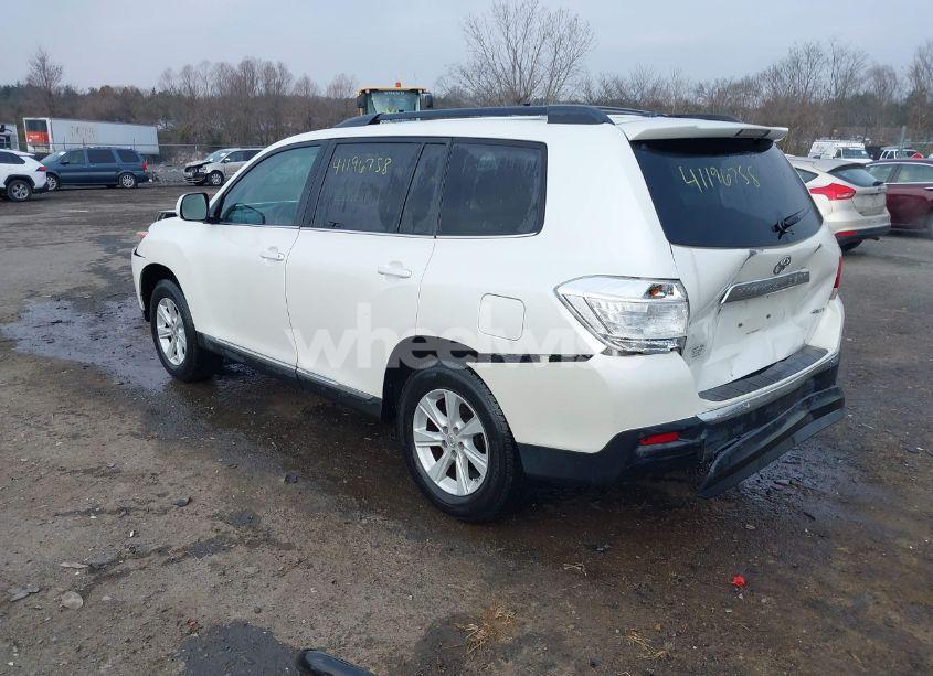 Photo 3 of 2012 Toyota Highlander SE (VIN 5TDBK3EHXCS169642)