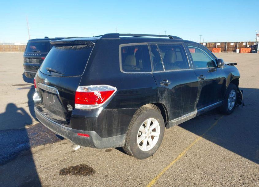 Photo 4 of 2013 Toyota Highlander SE V6 (VIN 5TDBK3EHXDS178312)